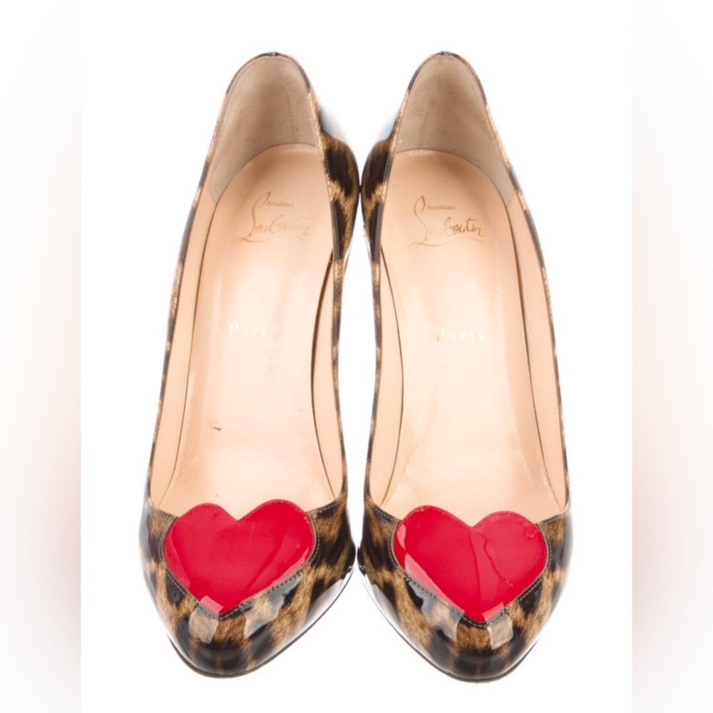 ❤️✨RARE✨ Christian Louboutin patent cheetah print with HEART pumps❤️ Size 39.5 - Picture 2 of 5